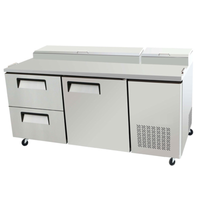 Station de préparation de pizza EFI CPDW2-67VC Versa-Chill de 67 pouces avec tiroirs et porte