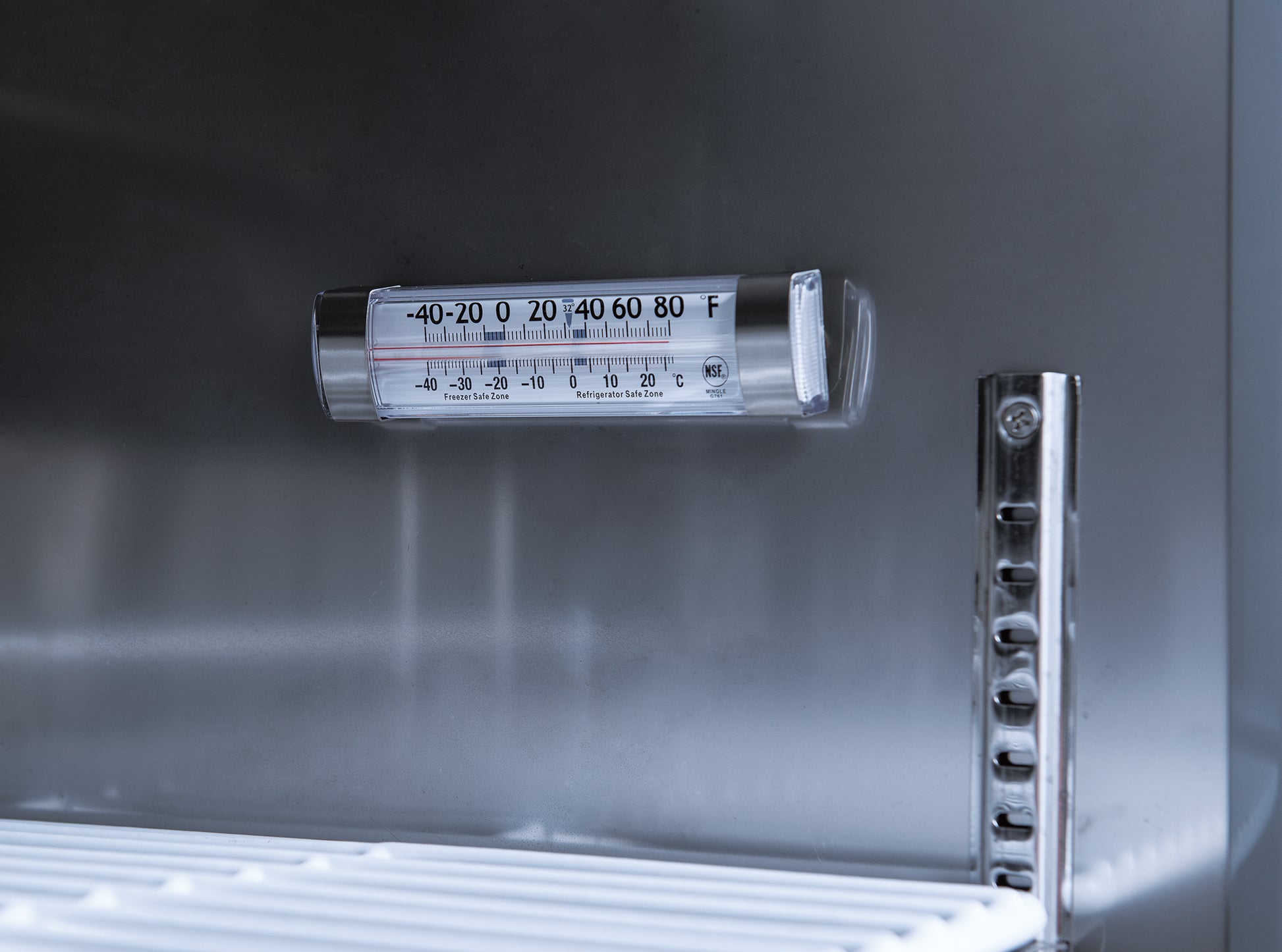 UUC72F Congélateur sous comptoir à trois portes pleines, 72" de largeur - Toronto Commercial Refrigeration